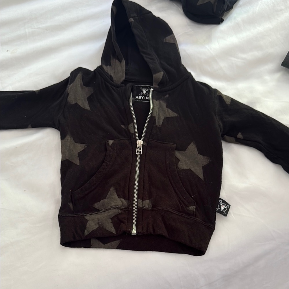nununu Star Pattern Hoodie - Black and Gray